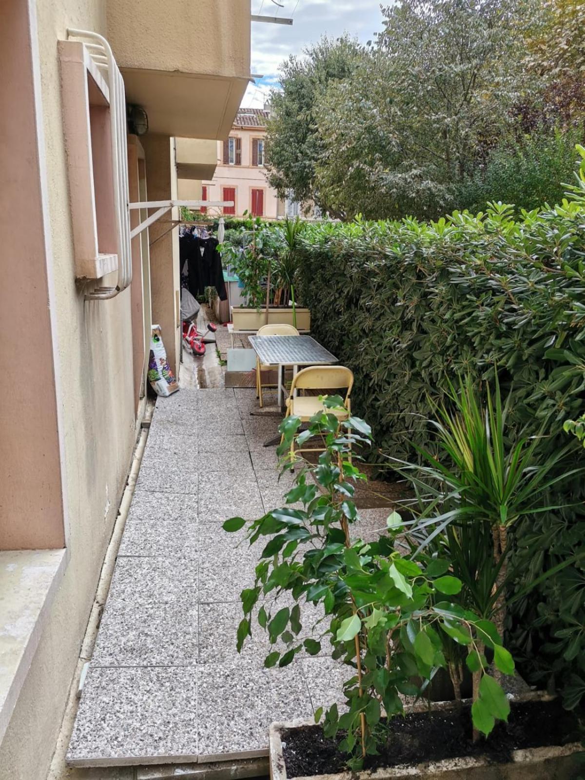 Big Ground Floor 2 Bedrooms Flat In A Quiet Building & Neighborghood Marsilya Dış mekan fotoğraf